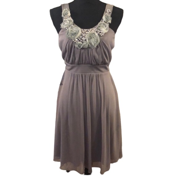 STUDIO Y CHIFFON FLORAL AND BEADED EMBELLISHED FRONT DRESS GRAY SIZE MEDIUM - Picture 1 of 12